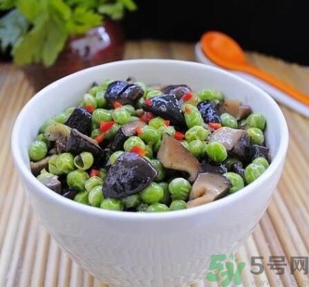 豌豆可以和香菇一起炒嗎？豌豆和香菇一起吃好嗎？