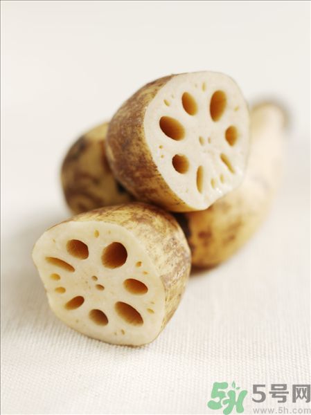 蓮藕里面的泥怎么清理？蓮藕里面的泥巴怎么洗？