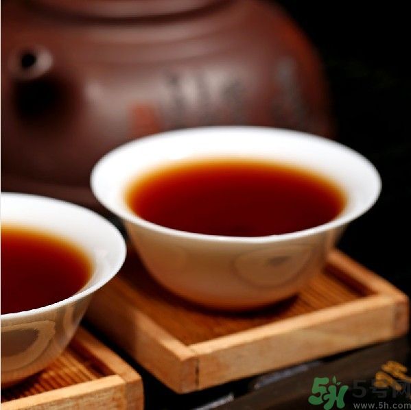 普洱茶生茶好還是熟茶好？普洱茶的功效與作用？