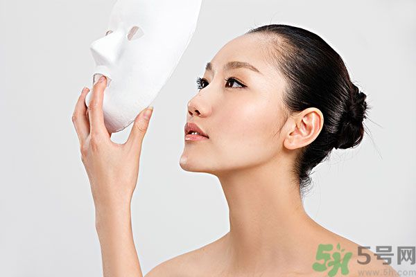 洗澡的時(shí)候可以敷面膜嗎？敷面膜和洗澡的順序