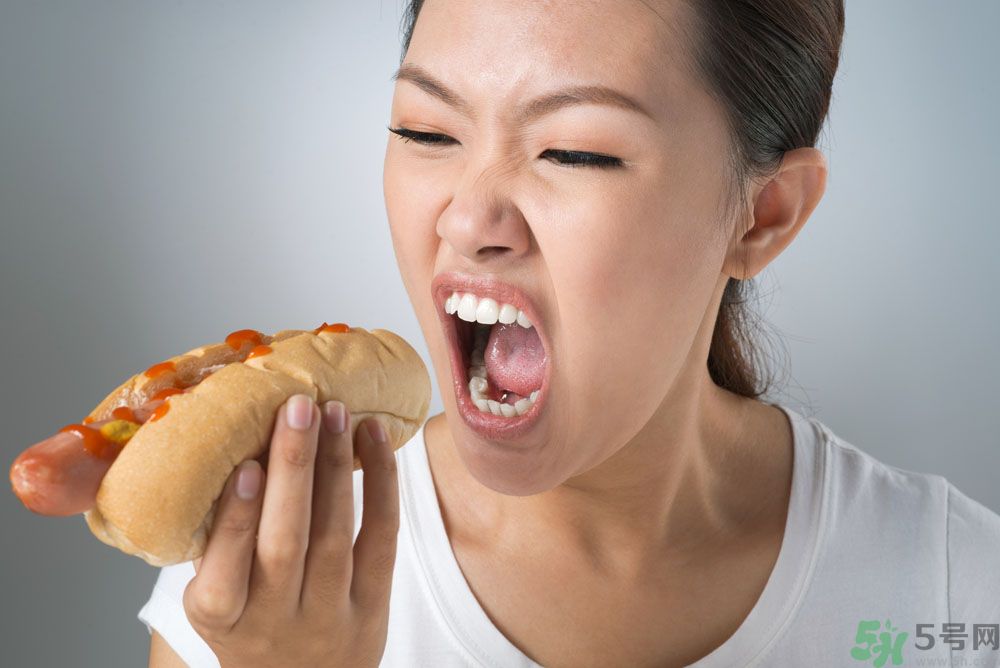 青春期女生吃很多是怎么回事？青春期女生很能吃怎么辦？