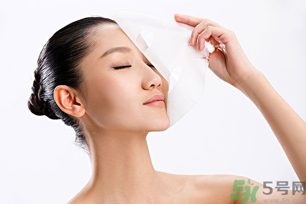洗澡的時(shí)候可以敷面膜嗎？敷面膜和洗澡的順序