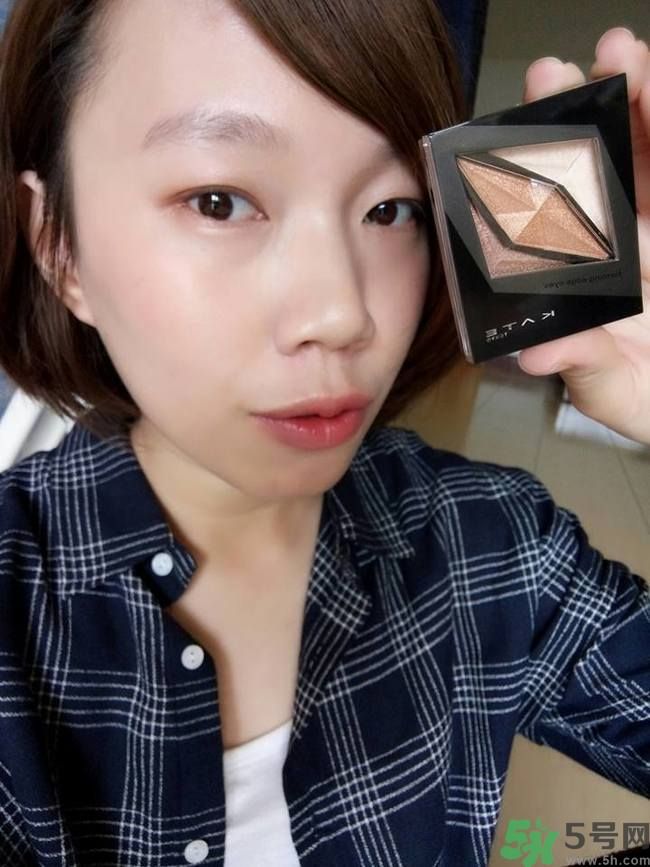 凱朵kate覺(jué)醒鉆光閃耀杏仁三色眼影使用方法及畫法步驟