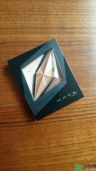 凱朵kate覺醒鉆光閃耀杏仁三色眼影色號(hào)試色對比圖