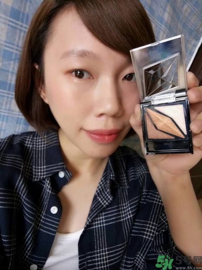 凱朵kate覺(jué)醒鉆光閃耀杏仁三色眼影使用方法及畫法步驟