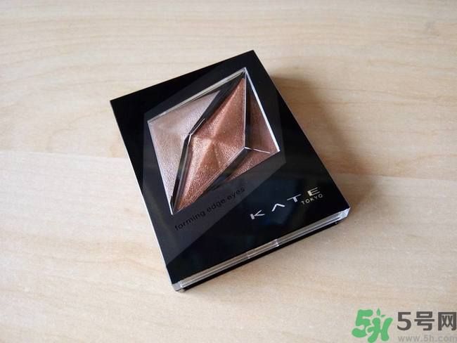 凱朵kate覺(jué)醒鉆光閃耀杏仁三色眼影使用方法及畫法步驟