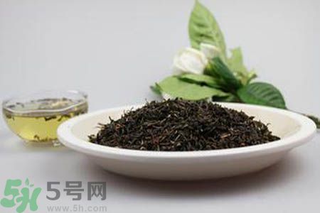 茉莉花茶可以和玫瑰花茶一起喝嗎？茉莉花茶和玫瑰花茶一起泡著喝好嗎？