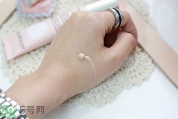 法國(guó)嬌蘭幻彩流星亮肌乳怎么使用？法國(guó)嬌蘭幻彩流星亮肌乳使用心得