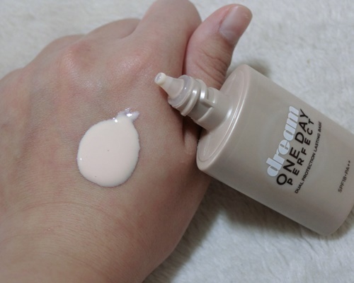 美寶蓮夢(mèng)幻奇跡控油透潤(rùn)持妝乳怎么樣？好用嗎？