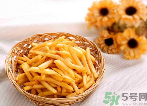 薯?xiàng)l沒炸熟可以吃嗎?薯?xiàng)l沒炸熟吃了會(huì)怎么樣