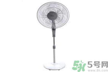 怎樣清洗小型電風(fēng)扇？清洗小型電風(fēng)扇的方法