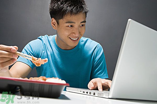 叫外賣吃對(duì)身體好嗎？吃外賣的危害與壞處