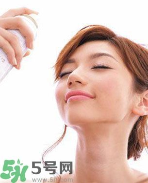 夏天臉油怎么辦？臉油怎么補(bǔ)妝？