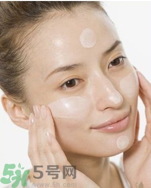 整天對(duì)著電腦，怎么減少對(duì)皮膚的傷害？