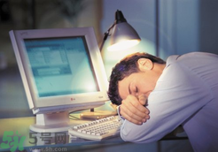 熬夜掉頭發(fā)怎么辦?熬夜掉頭發(fā)怎么調理