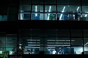 熬夜上火牙齦腫痛怎么辦？熬夜上火喉嚨痛怎么辦？