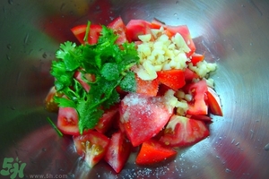 夏天秋葵怎么做好吃？秋葵在夏天怎么做？