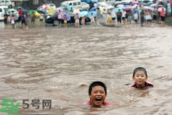 游泳喝到污水了怎么辦？游泳喝到臟水了會(huì)怎樣？
