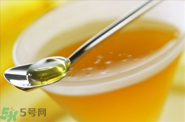 蜂蜜放久了有酒味是怎么回事？蜂蜜有酒味還能喝嗎？