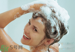 夏天一天洗幾次澡比較好？夏天一天洗幾次澡比較養(yǎng)生？