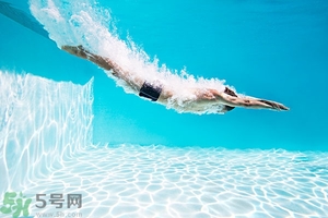 浮潛是什么意思？深潛和浮潛有什么區(qū)別？?