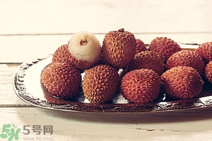 荔枝吃多了會(huì)上火嗎?怎么吃荔枝不上火？