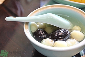 蓮子心能治失眠嗎？喝蓮心茶可以治療失眠嗎？