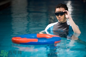 不會游泳可以浮潛嗎？浮潛需要會游泳么？