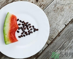 如何辨別催熟的西瓜？催熟的西瓜是什么樣的？