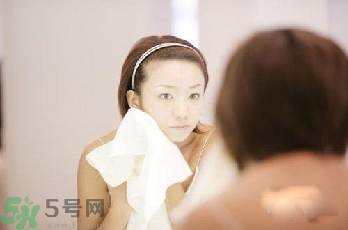 眼妝暈妝怎么辦？解救眼妝暈妝的方法