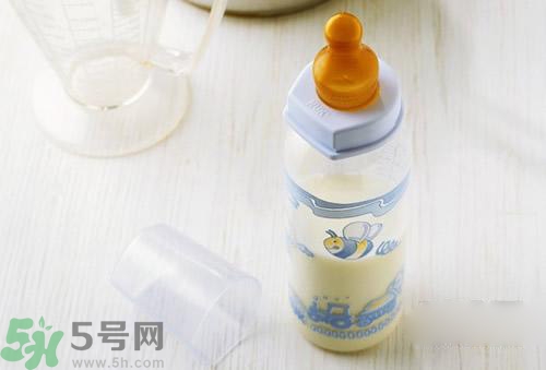 奶粉結(jié)塊是怎么回事？奶粉結(jié)塊可以吃嗎？