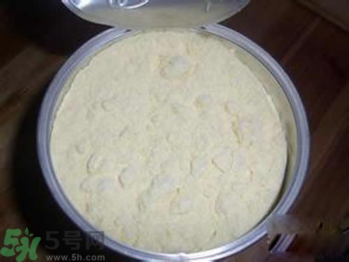奶粉結(jié)塊是怎么回事？奶粉結(jié)塊可以吃嗎？