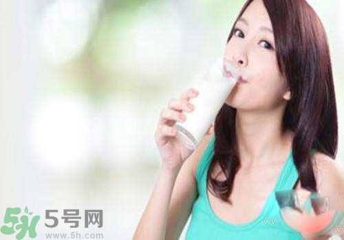 感冒可以喝羊奶嗎？喝羊奶可以治感冒嗎？