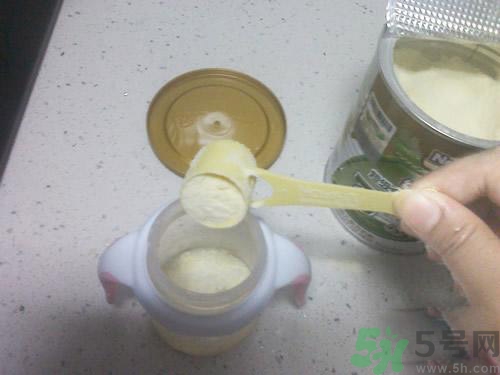 怎么判斷奶粉有沒有變質？判斷奶粉變質的方法
