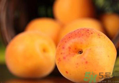 杏子上有黑點(diǎn)是怎么回事？杏子上有斑點(diǎn)可以吃嗎？