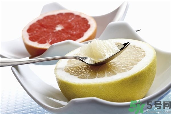 柚子是熱性的嗎？吃柚子要注意什么？