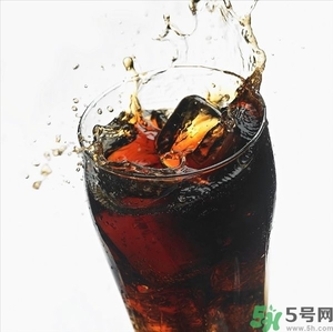 可樂第二天還可以喝嗎？隔夜的碳酸飲料可以喝嗎？