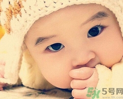 小孩指甲發(fā)白是怎么回事？小孩指甲發(fā)白怎么辦？