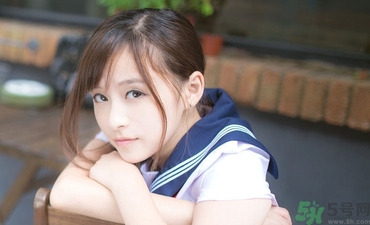 15歲月經(jīng)推遲二個月正常嗎？15歲兩個月沒來月經(jīng)是怎么回事？