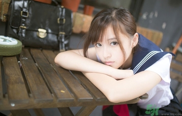 15歲月經(jīng)推遲二個月正常嗎？15歲兩個月沒來月經(jīng)是怎么回事？