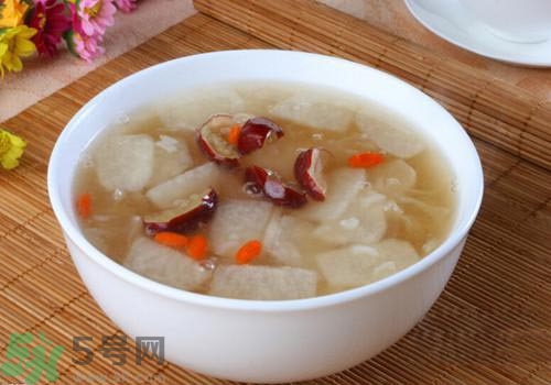 發(fā)燒可以喝冰糖雪梨嗎？發(fā)燒喝冰糖雪梨好嗎？
