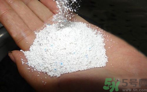 用洗衣粉手發(fā)熱是怎么回事？洗衣粉傷手怎么辦？