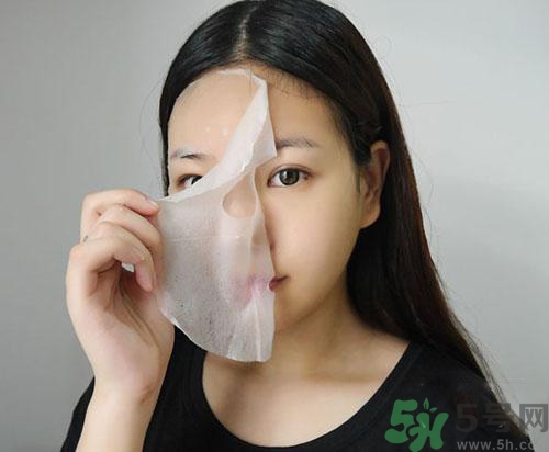 敷面膜前要用爽膚水嗎？敷面膜前要不要用爽膚水？