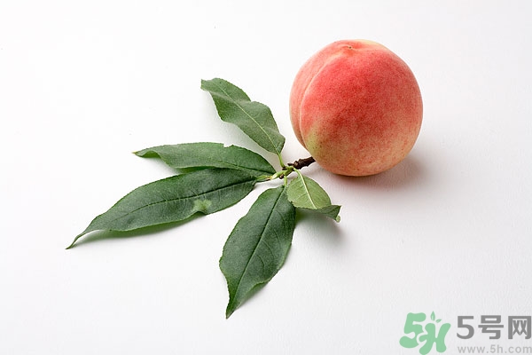 桃子裂口是什么原因？表面有裂口的桃子能吃嗎？