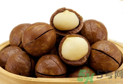 夏威夷果肉黏殼怎么辦？夏威夷果能放多久？