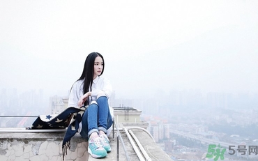 15歲女生白帶多正常嗎？15歲女生白帶異常怎么辦？