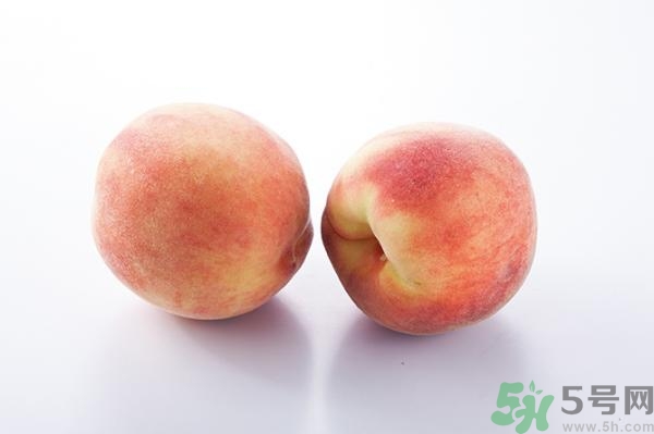 變軟的桃子能吃嗎？桃子軟了還能吃嗎？