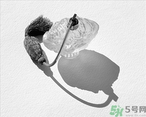 香水過敏了怎么辦？噴香水對身體有害嗎？