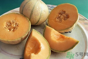 香瓜瓤籽可以吃嗎？香瓜皮能吃嗎？