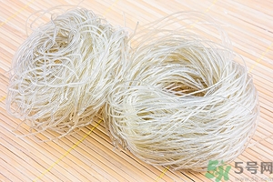 米線和米粉有什么區(qū)別？米粉要泡多久才能炒？